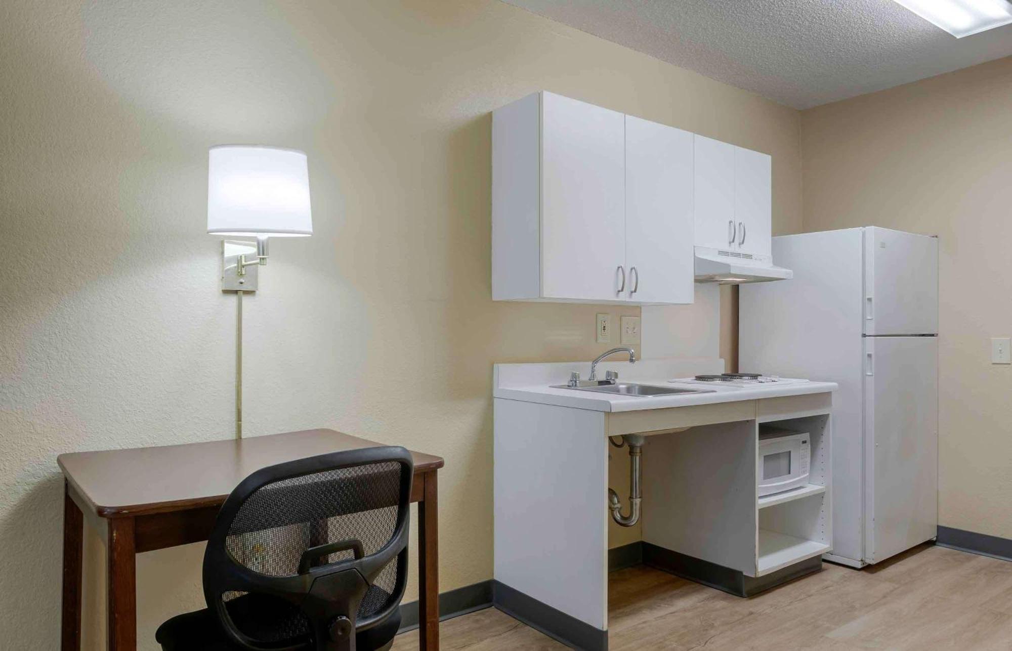 Extended Stay America Suites - Boston - Waltham - 52 4Th Ave Exterior foto